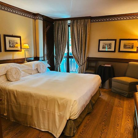 Hotel Hermitage Relais & Chateaux Бройл-Червиня Екстериор снимка