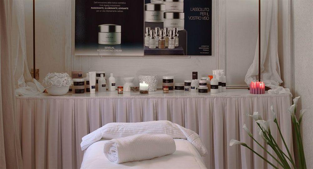 Hotel Hermitage Relais & Chateaux Бройл-Червиня Екстериор снимка