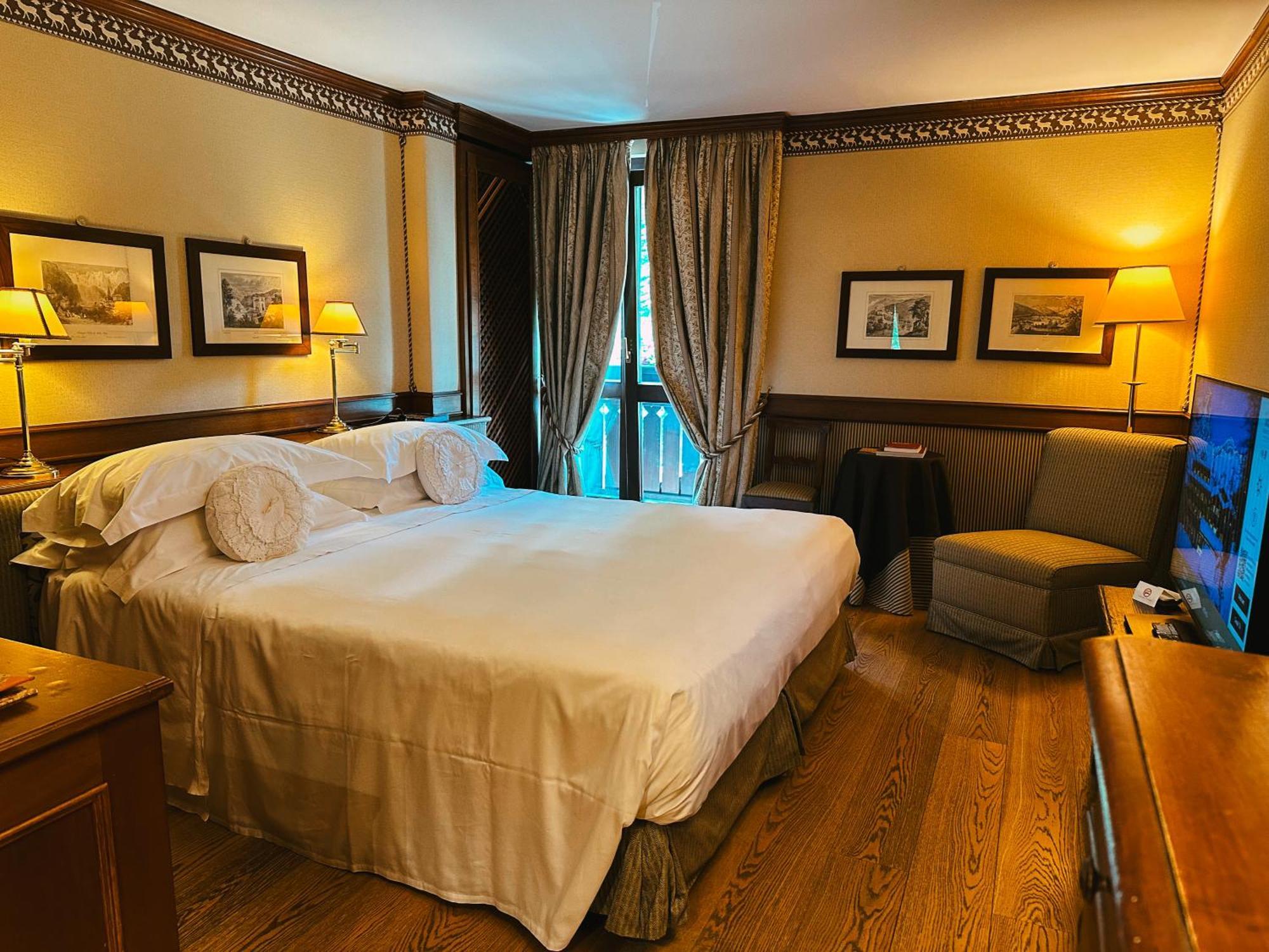 Hotel Hermitage Relais & Chateaux Бройл-Червиня Екстериор снимка