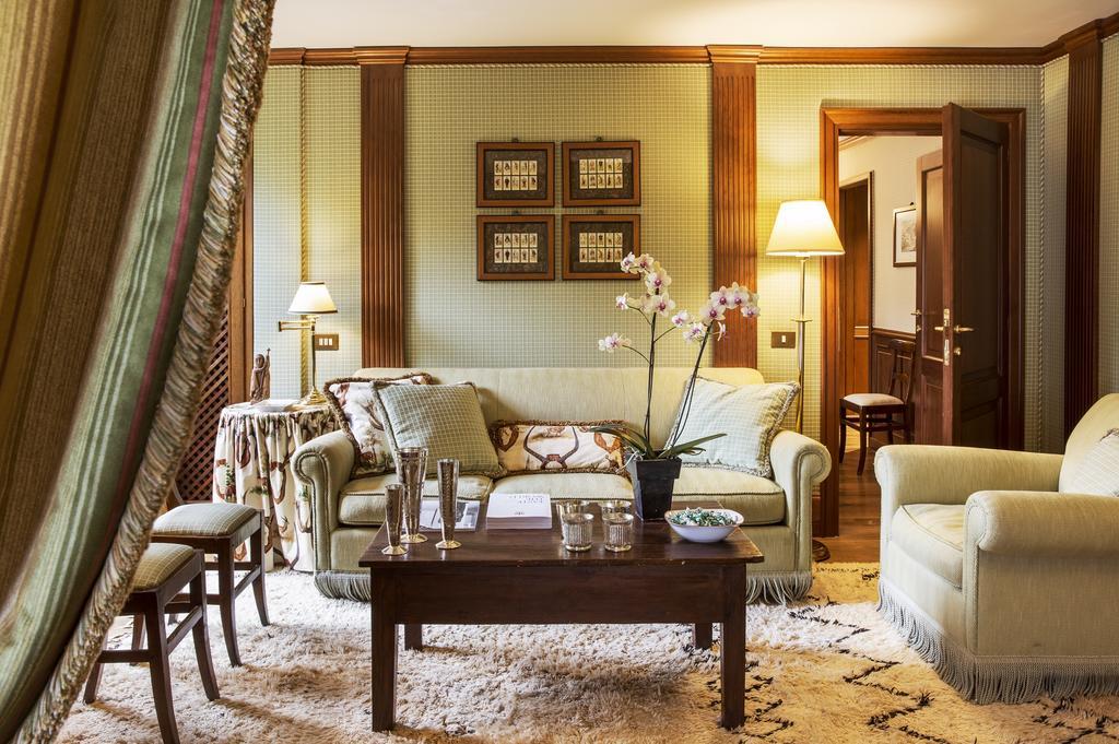 Hotel Hermitage Relais & Chateaux Бройл-Червиня Екстериор снимка