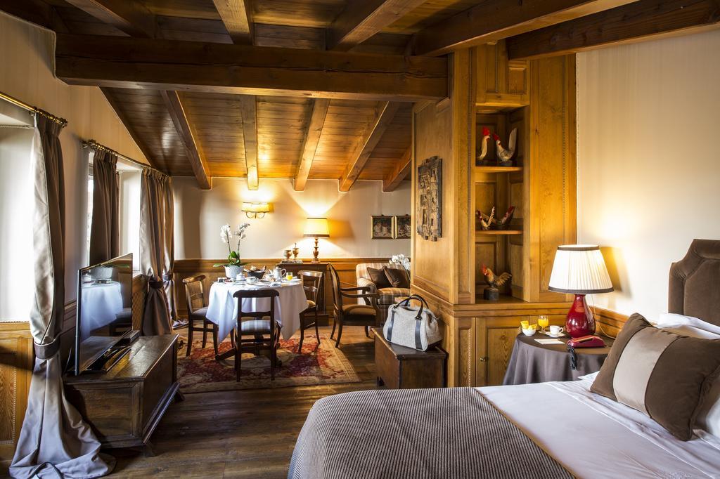 Hotel Hermitage Relais & Chateaux Бройл-Червиня Екстериор снимка