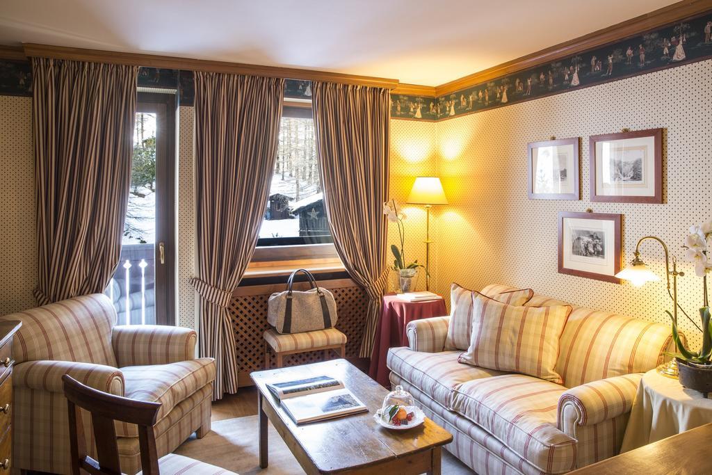 Hotel Hermitage Relais & Chateaux Бройл-Червиня Екстериор снимка
